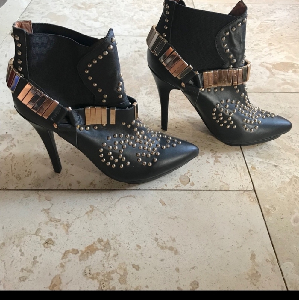 Jeffrey Campbell Western style booties Rare!